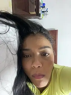 Snapshot of evely_coelloo chatting on 01.06.25 evely coelloo online show from 01.06.25