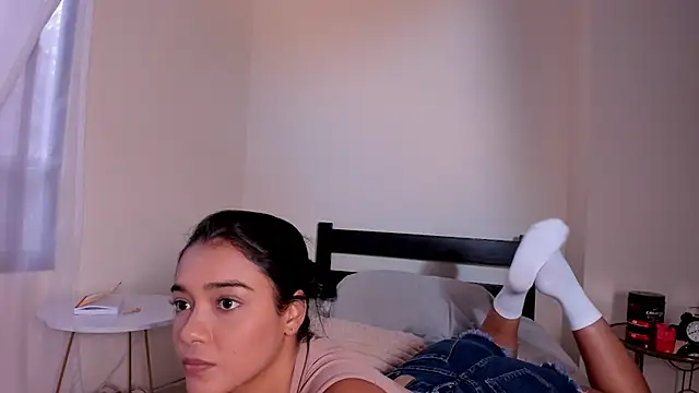 Snapshot of evely_coelloo chatting on 03.05.25 evely coelloo online show from 03.05.25