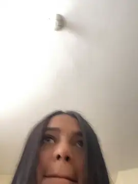 Snapshot of evely_coelloo chatting on 03.11.25 evely coelloo online show from 03.11.25