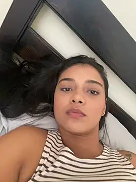 Snapshot of evely_coelloo chatting on 03.13.25 evely coelloo online show from 03.13.25