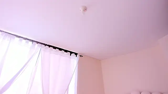 Snapshot of evely_coelloo chatting on 09.08.25 evely coelloo online show from 09.08.25