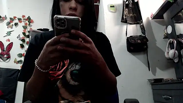 Snapshot of beautiful_cock_sharon chatting on 03.12.25 beautiful cock sharon online show from 03.12.25