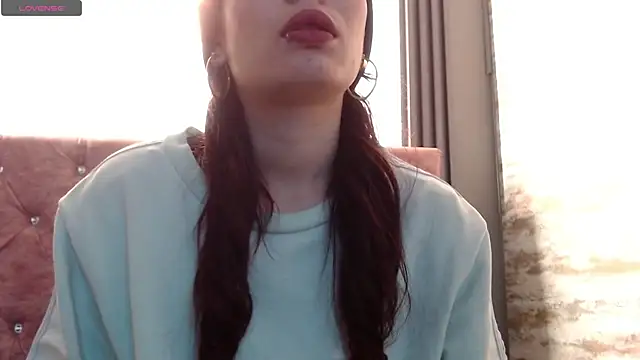 Snapshot of _yuyi chatting on 12.02.25 yuyi online show from 12.02.25