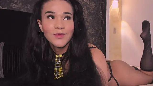 Isa Little Star online show from 03.06.25