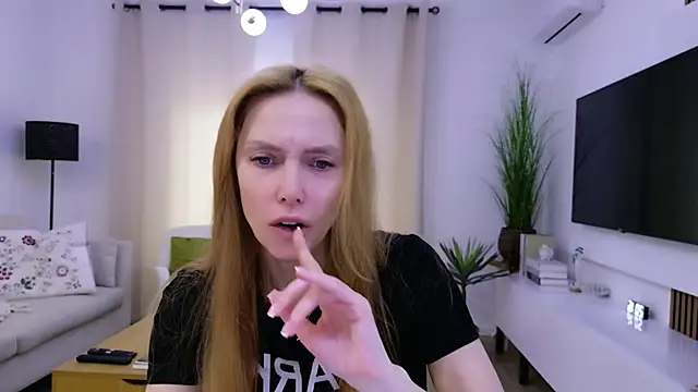 Snapshot of Love_Call chatting on 06.12.26 Love Call online show from 06.12.26