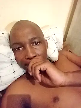 Snapshot of realGsign chatting on 12.18.25 realGsign online show from 12.18.25