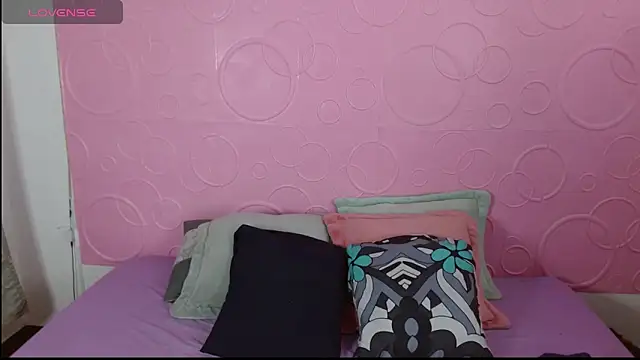 Snapshot of dulcenia_rose chatting on 03.17.25 dulcenia rose online show from 03.17.25