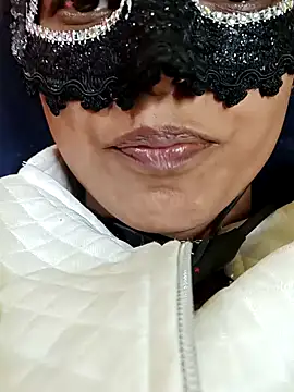 Snapshot of GF_nd_BF_ chatting on 12.10.24 GF nd BF  online show from 12.10.24