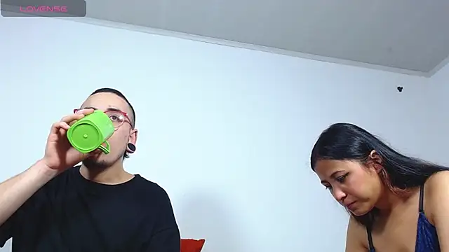 Snapshot of Hot_Teens69 chatting on 12.27.24 Hot Teens69 online show from 12.27.24