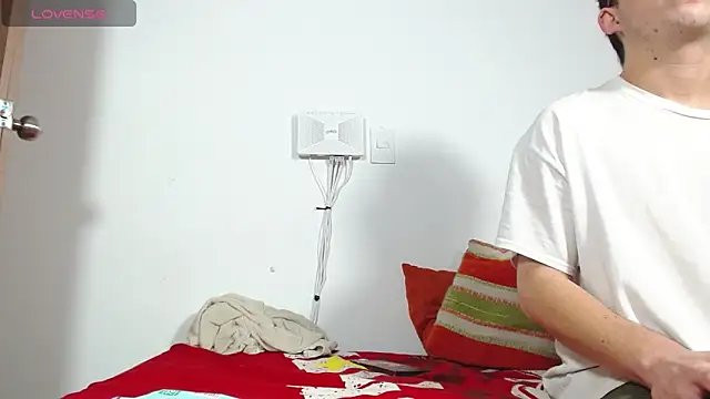 Snapshot of Hot_Teens69 chatting on 01.21.25 Hot Teens69 online show from 01.21.25