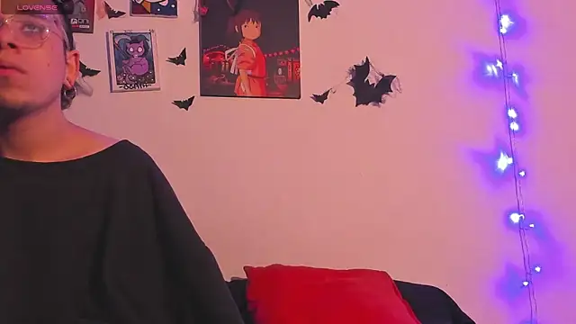 Snapshot of Hot_Teens69 chatting on 10.16.25 Hot Teens69 online show from 10.16.25