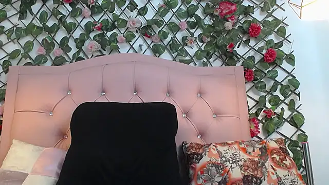 ElizabethSweet  online show from 04.30.26