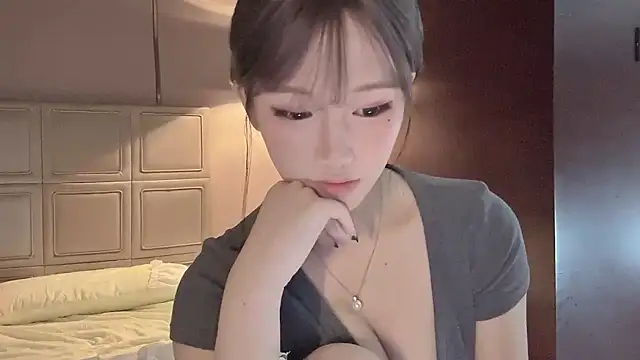 Snapshot of -XunMengLong- chatting on 12.21.25 -XunMengLong- online show from 12.21.25