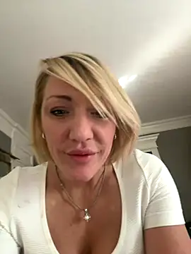 Snapshot of camdanz777 chatting on 09.22.25 camdanz777 online show from 09.22.25