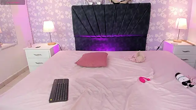 Snapshot of BritneySweet_ chatting on 02.03.26 BritneySweet online show from 02.03.26