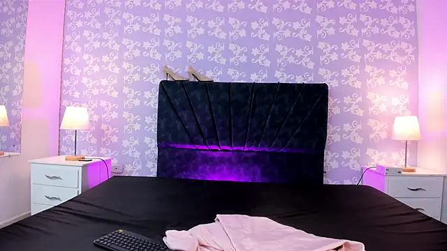 Snapshot of BritneySweet_ chatting on 02.17.26 BritneySweet online show from 02.17.26