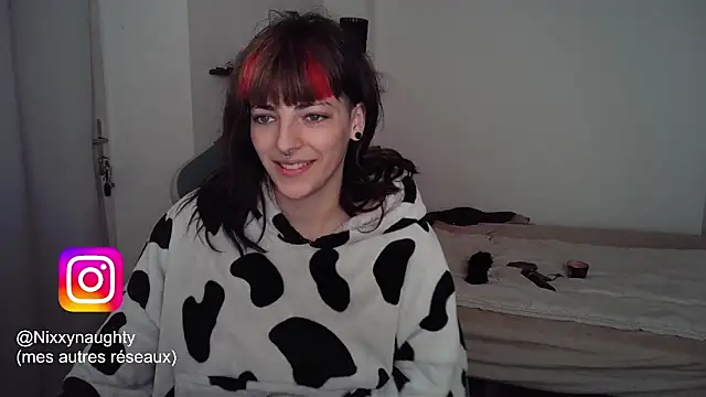 Snapshot of Nixxy_naughty chatting on 02.10.25 Nixxy naughty online show from 02.10.25