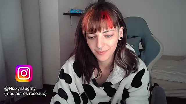 Snapshot of Nixxy_naughty chatting on 02.11.25 Nixxy naughty online show from 02.11.25