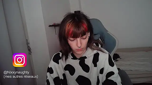 Snapshot of Nixxy_naughty chatting on 02.17.25 Nixxy naughty online show from 02.17.25