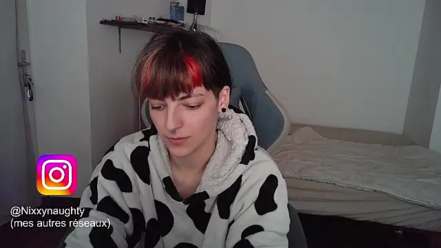 Snapshot of Nixxy_naughty chatting on 02.19.25 Nixxy naughty online show from 02.19.25
