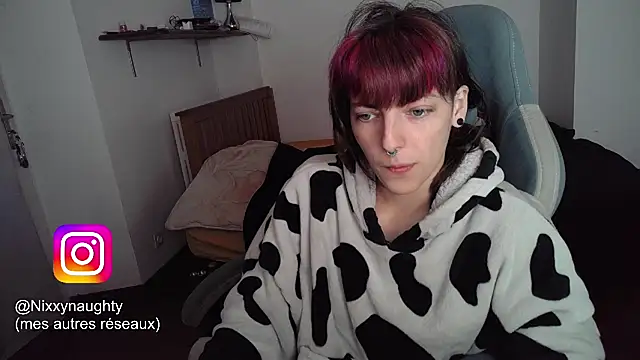 Snapshot of Nixxy_naughty chatting on 03.17.25 Nixxy naughty online show from 03.17.25