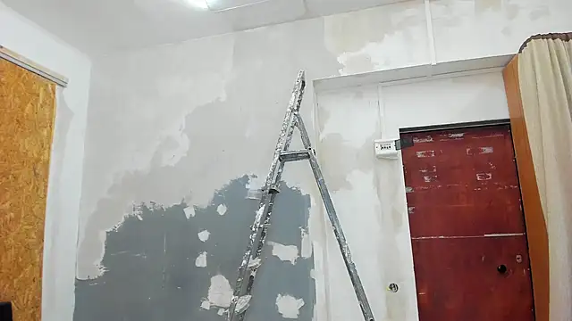 Snapshot of YourSuperModel chatting on 01.01.25 YourSuperModel online show from 01.01.25