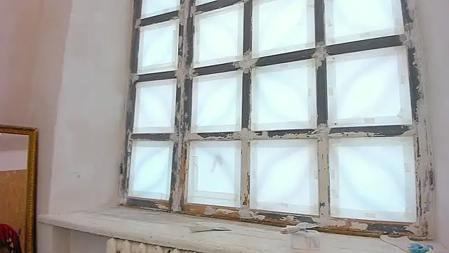 Snapshot of YourSuperModel chatting on 02.27.25 YourSuperModel online show from 02.27.25