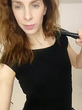 Snapshot of YourSuperModel chatting on 11.13.25 YourSuperModel online show from 11.13.25