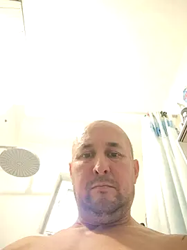 Snapshot of intx800 chatting on 10.29.25 intx800 online show from 10.29.25