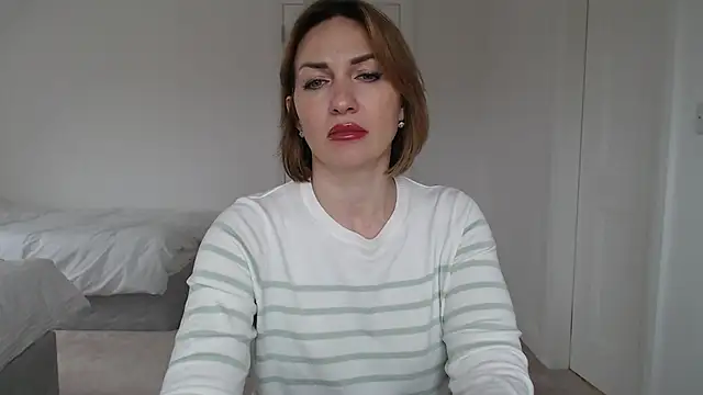 Mallinia online show from 03.17.25