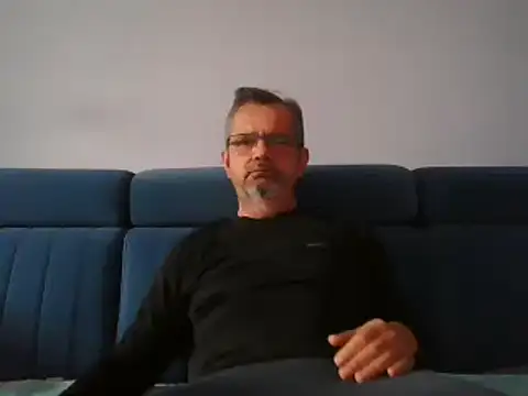 Snapshot of axecoman60 chatting on 02.12.25 axecoman60 online show from 02.12.25