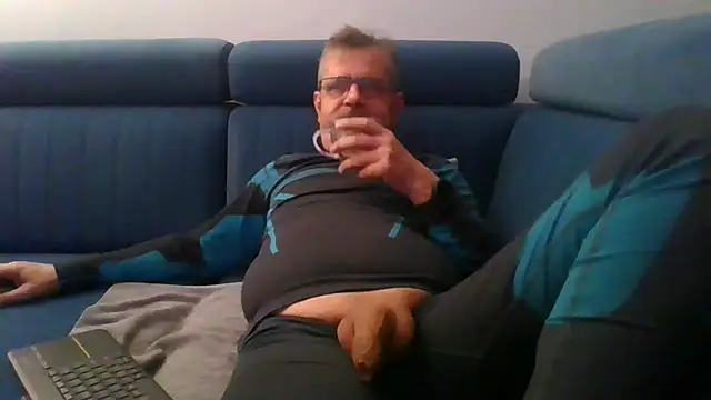 Snapshot of axecoman60 chatting on 03.16.25 axecoman60 online show from 03.16.25