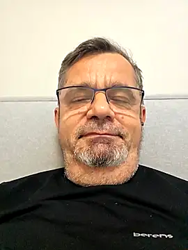 Snapshot of axecoman60 chatting on 12.04.25 axecoman60 online show from 12.04.25