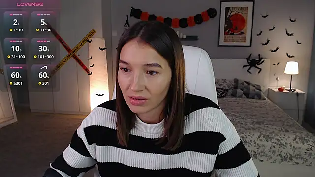 Snapshot of Bellla_Haddid chatting on 10.25.25 Bellla Haddid online show from 10.25.25