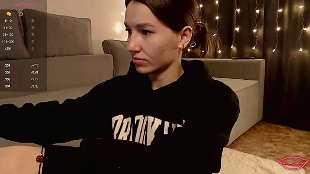 Bellla Haddid online show from 05.13.26