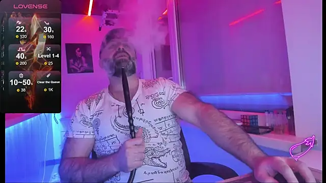 Snapshot of MAGABEAR077 chatting on 12.18.25 MAGABEAR077 online show from 12.18.25