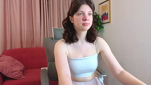 Snapshot of Baby_Evalena chatting on 06.21.26 Baby Evalena online show from 06.21.26