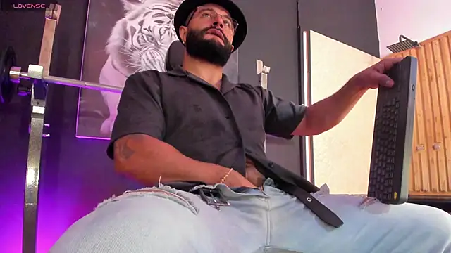 Luke  09 online show from 10.27.25