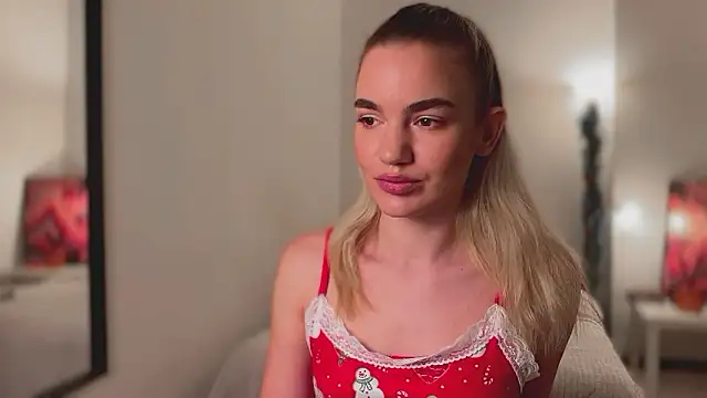 Snapshot of Heidi11 chatting on 12.01.24 Heidi11 online show from 12.01.24