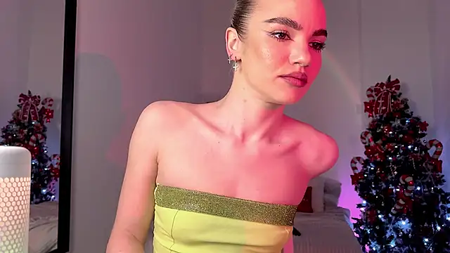 Snapshot of Heidi11 chatting on 12.14.24 Heidi11 online show from 12.14.24