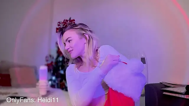 Snapshot of Heidi11 chatting on 12.17.24 Heidi11 online show from 12.17.24