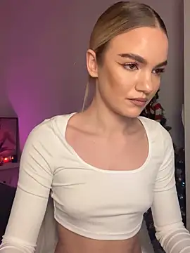 Snapshot of Heidi11 chatting on 12.23.24 Heidi11 online show from 12.23.24