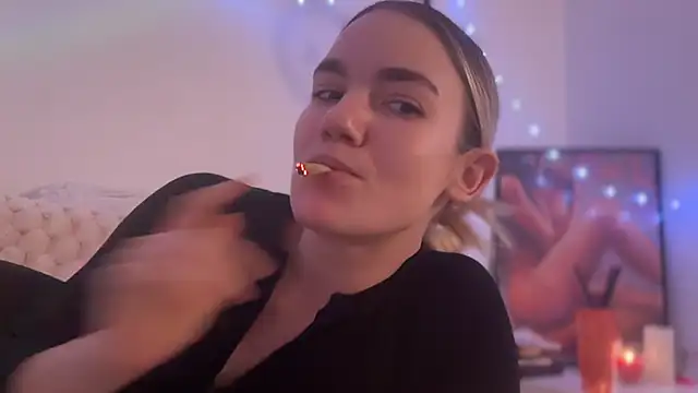 Snapshot of Heidi11 chatting on 01.17.25 Heidi11 online show from 01.17.25