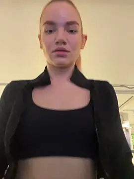 Snapshot of Heidi11 chatting on 02.12.25 Heidi11 online show from 02.12.25