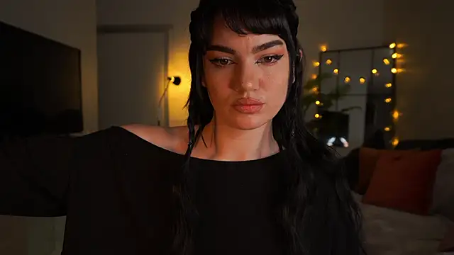 Snapshot of Heidi11 chatting on 10.10.25 Heidi11 online show from 10.10.25