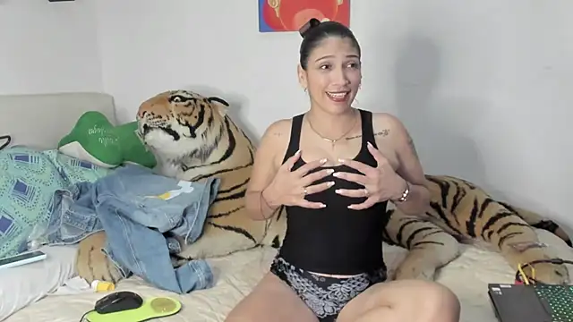 micaelajones online show from 03.07.25