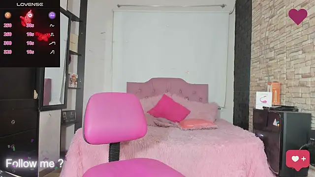 kitty queen10 online show from 12.18.24