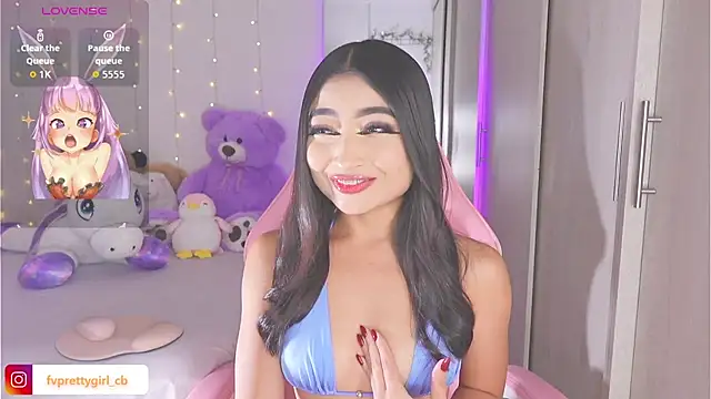 Snapshot of urfavprettygirl chatting on 10.11.25 urfavprettygirl online show from 10.11.25