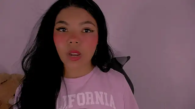 Snapshot of veky_saliva01 chatting on 11.17.25 veky saliva01 online show from 11.17.25