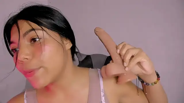 Snapshot of veky_saliva01 chatting on 04.04.26 veky saliva01 online show from 04.04.26